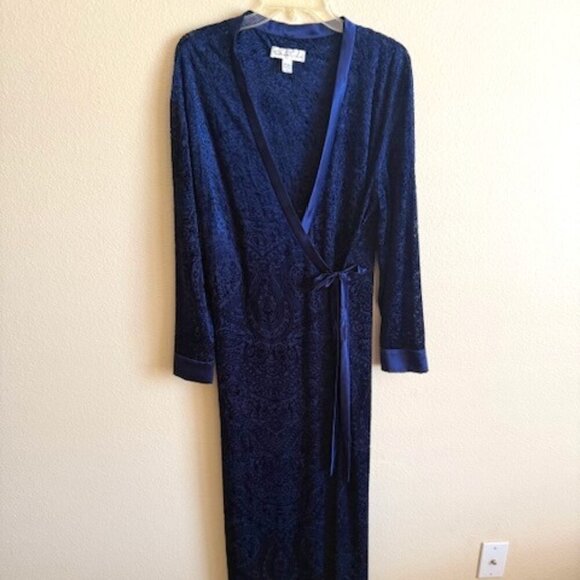 Oscar de la Renta Other - Vintage Oscar de la Renta midnight blue devore velvet lounge dress / robe